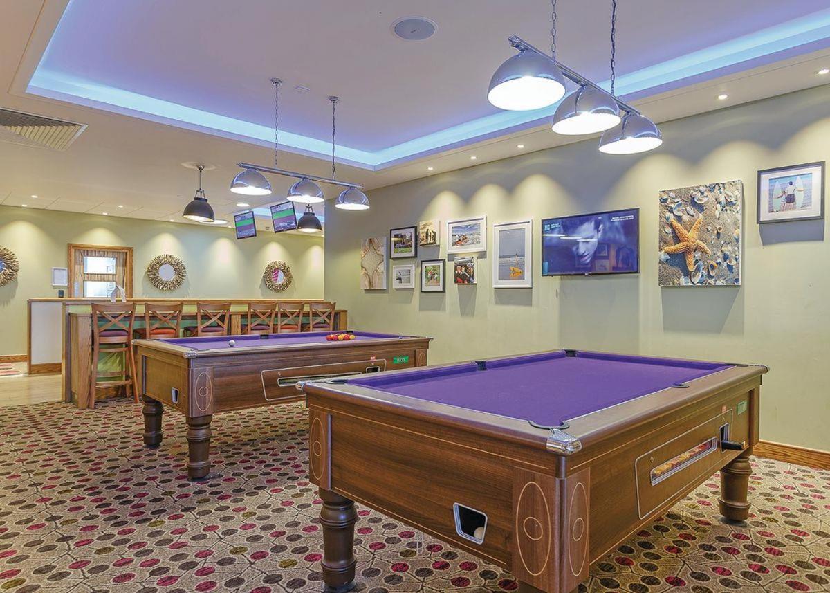 Piran Meadows Resort New Quay Buitenkant foto