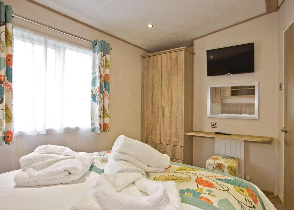 Piran Meadows Resort New Quay Buitenkant foto