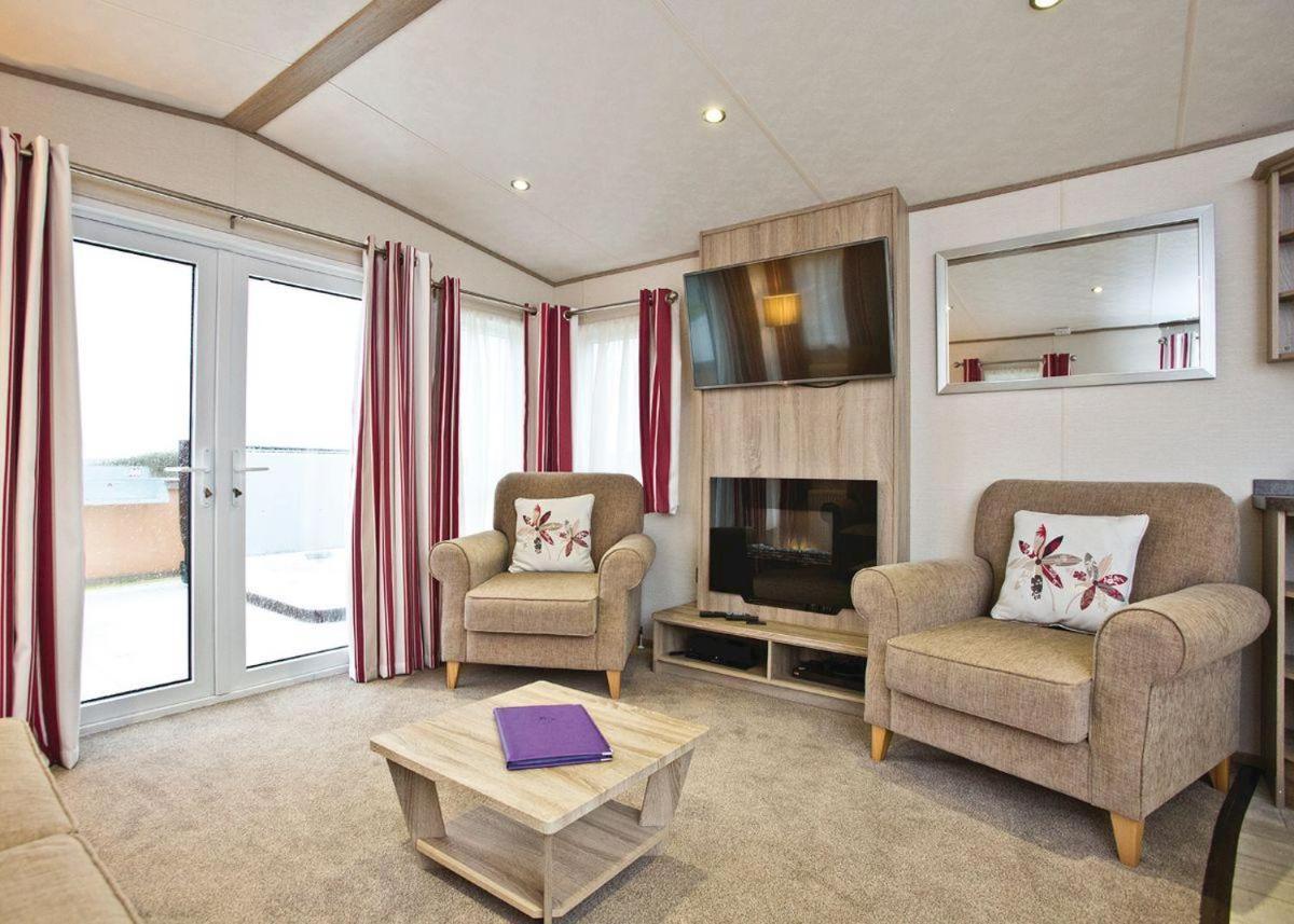 Piran Meadows Resort New Quay Buitenkant foto