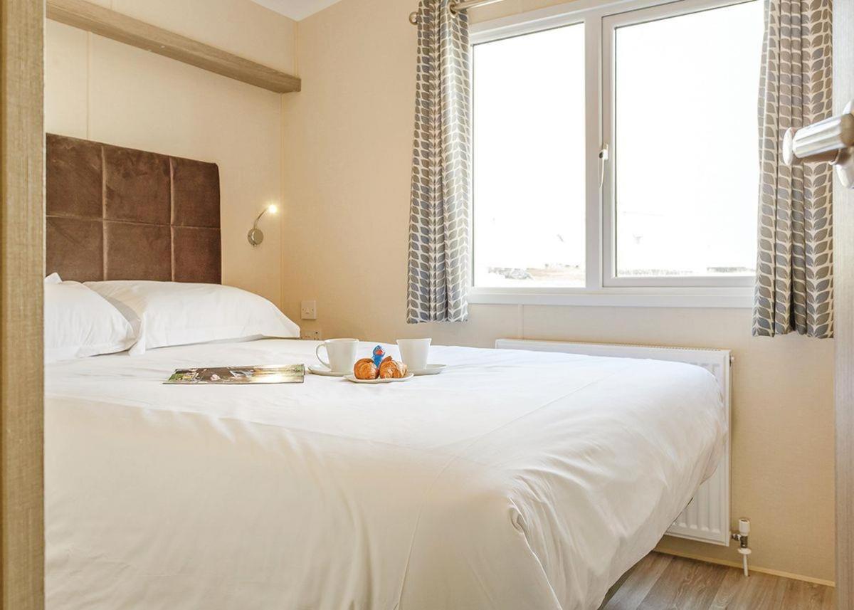 Piran Meadows Resort New Quay Buitenkant foto