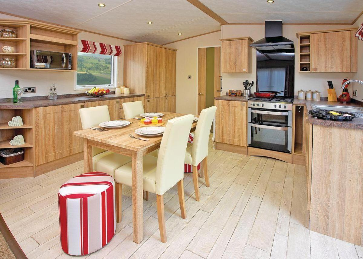 Piran Meadows Resort New Quay Buitenkant foto