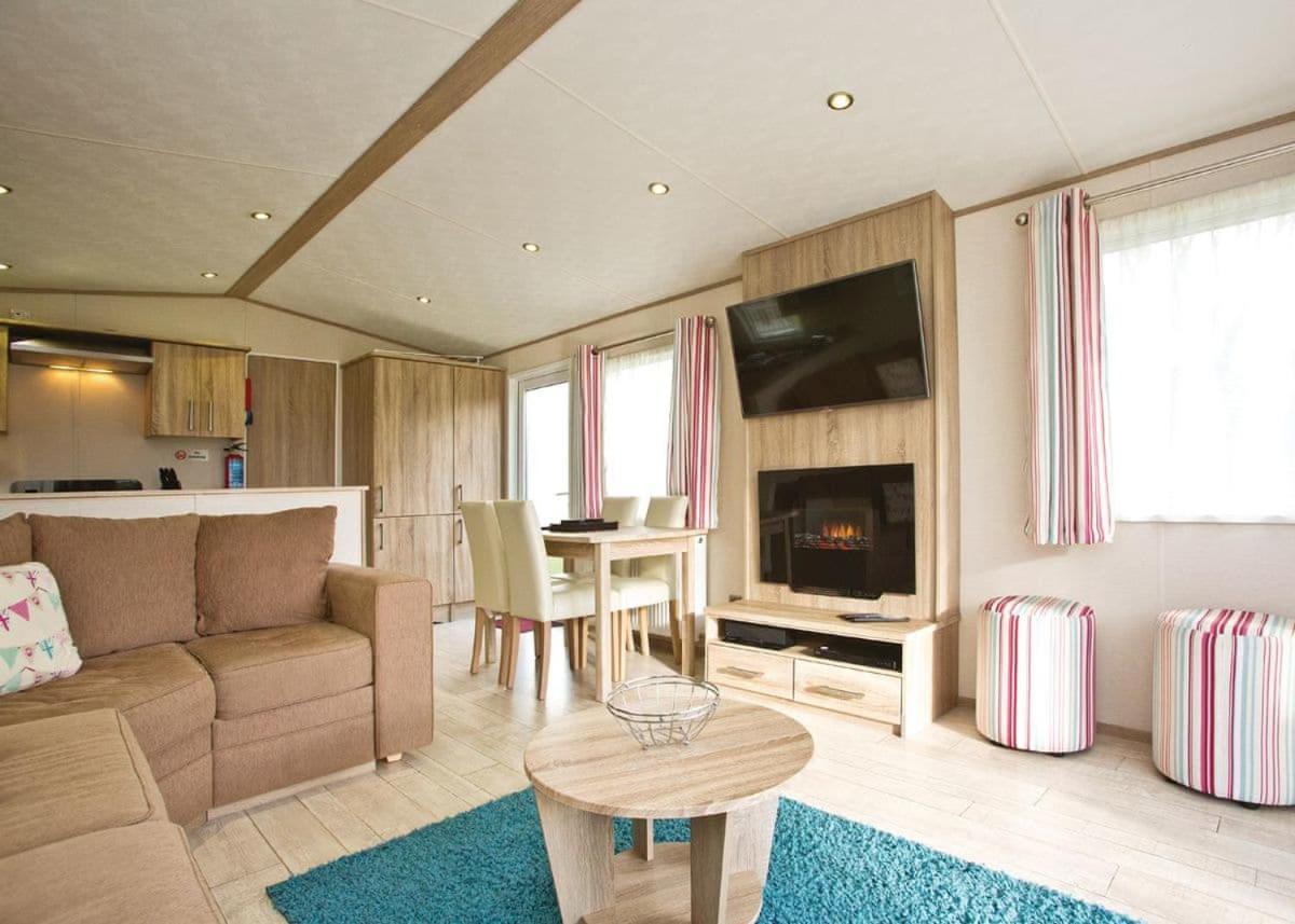 Piran Meadows Resort New Quay Buitenkant foto