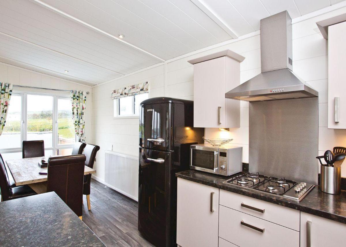 Piran Meadows Resort New Quay Buitenkant foto