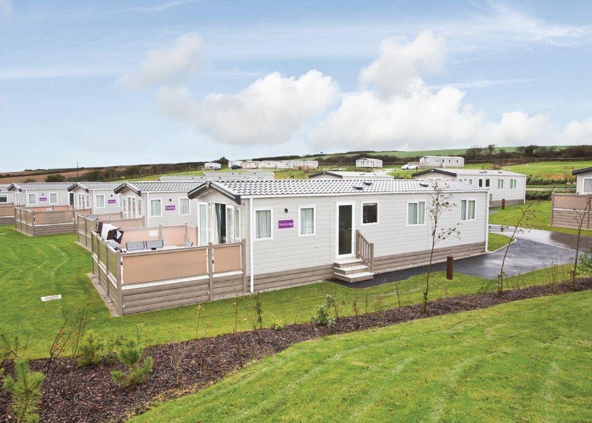 Piran Meadows Resort New Quay Buitenkant foto