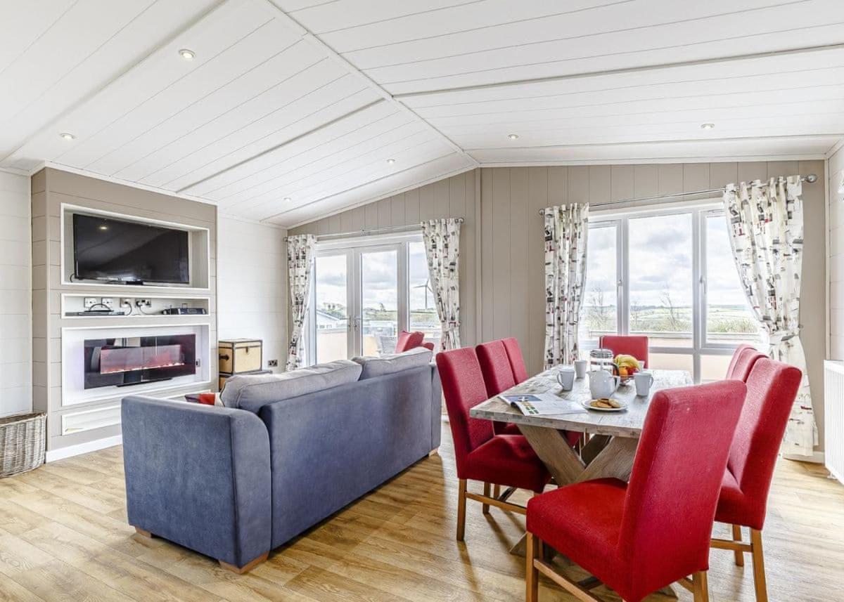 Piran Meadows Resort New Quay Buitenkant foto