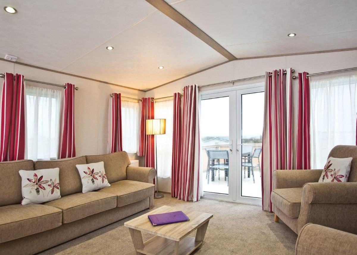 Piran Meadows Resort New Quay Buitenkant foto